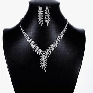 Eaytmo rhinestone necklace & earring set.  Great for pageants, weddings or prom